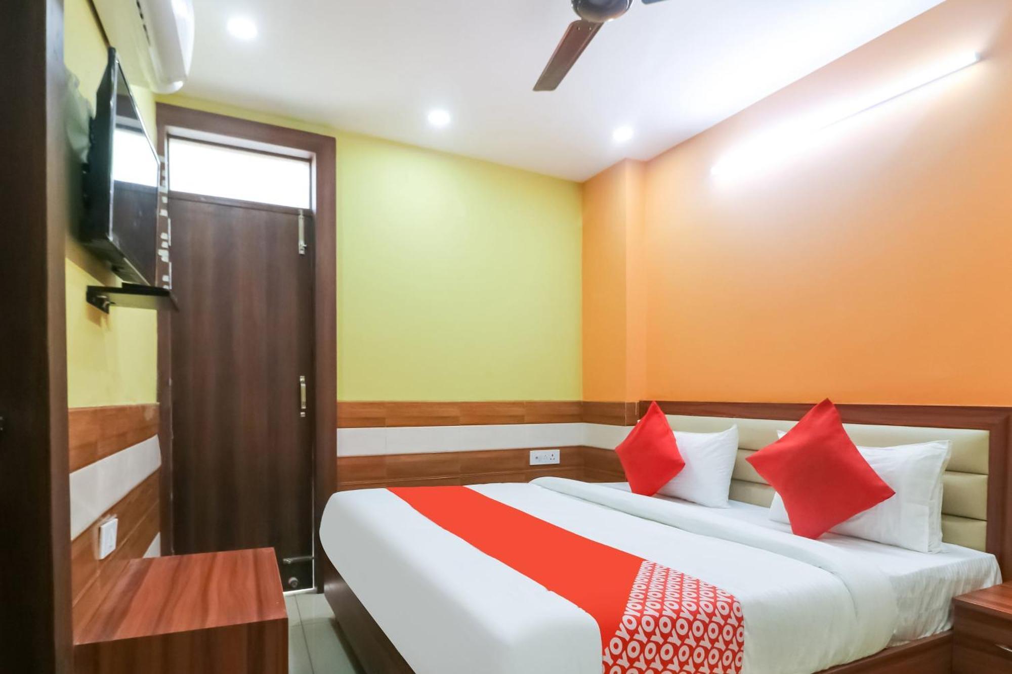Hotel O Mayur Plaza Delhi  Bagian luar foto