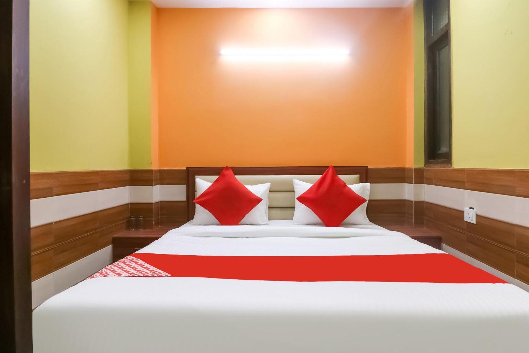 Hotel O Mayur Plaza Delhi  Bagian luar foto